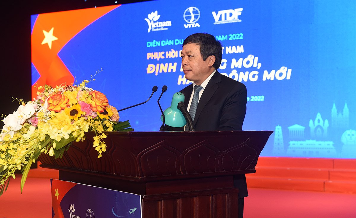Thứ trưởng Bộ VHTTDL Đoàn Văn Việt phát biểu chỉ đạo tại Diễn đàn;